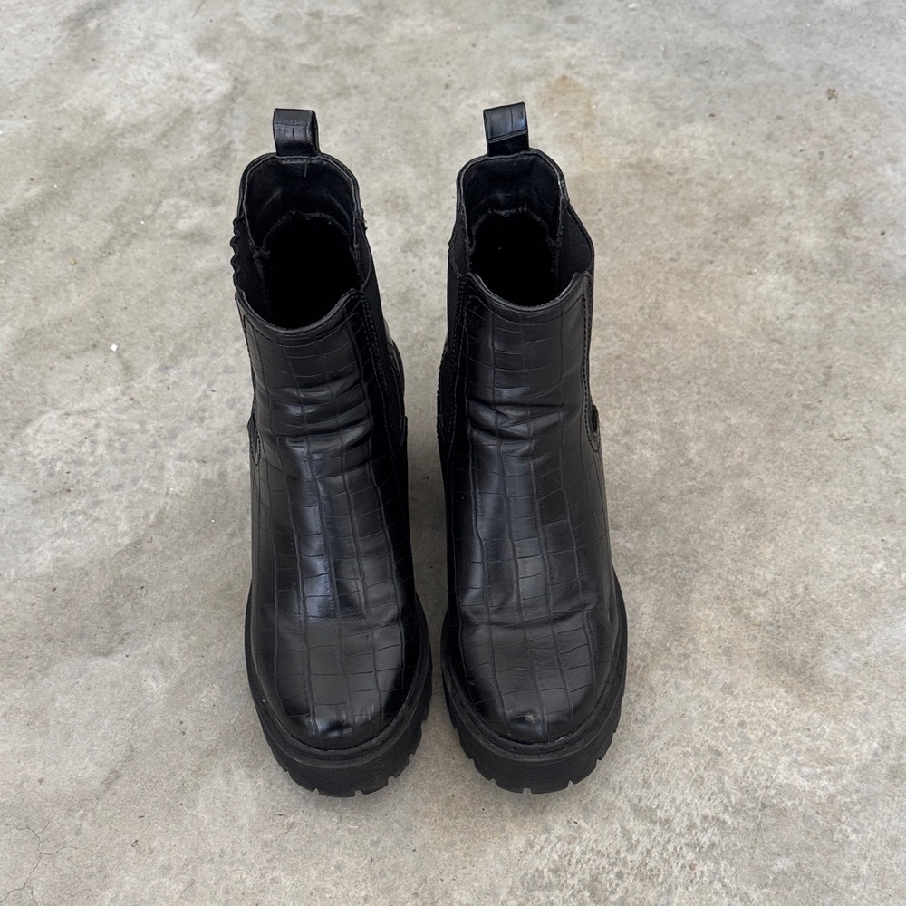 3 for $25 ❤️ // Nasty Gal Black Croc-Embossed Ankle Boots